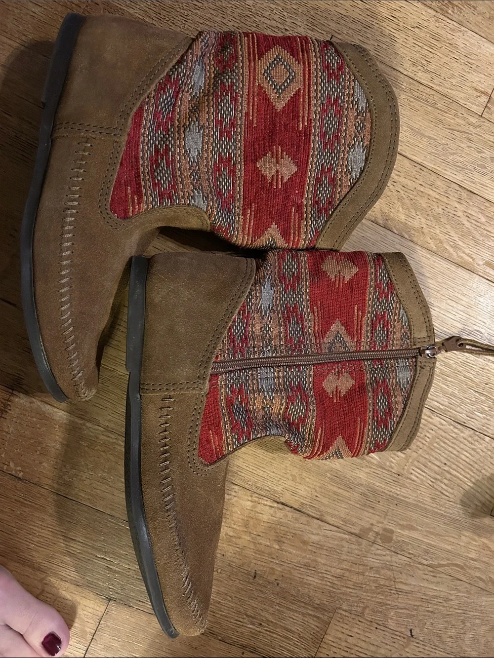 Minnetonka Baja Brown Suede Ankle Boots with Red Woven Shaft size 8 - Picture 2 of 4